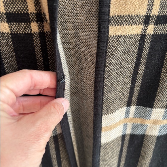 Anne Klein Plaid Longline Sweater with Black Trim Size Medium - Picture 2 of 7